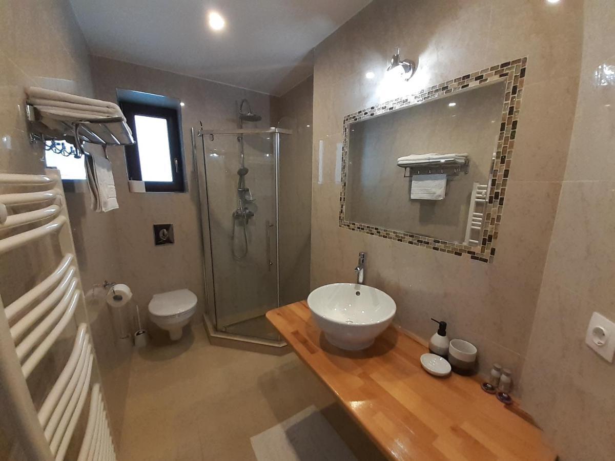 Lanobila Hotel Sinaia Ngoại thất bức ảnh