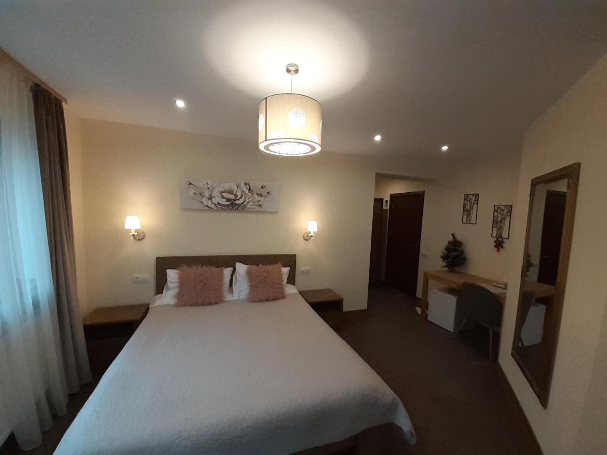 Lanobila Hotel Sinaia Ngoại thất bức ảnh