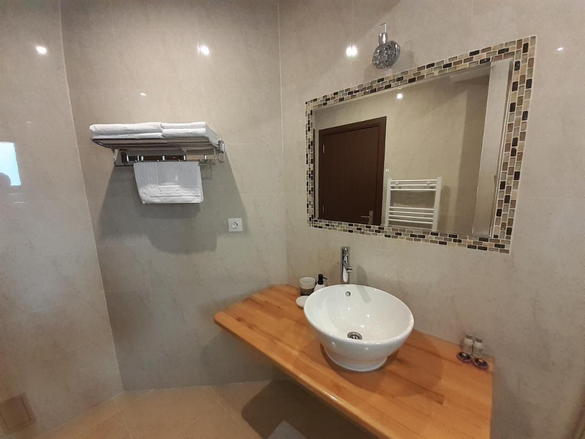 Lanobila Hotel Sinaia Ngoại thất bức ảnh